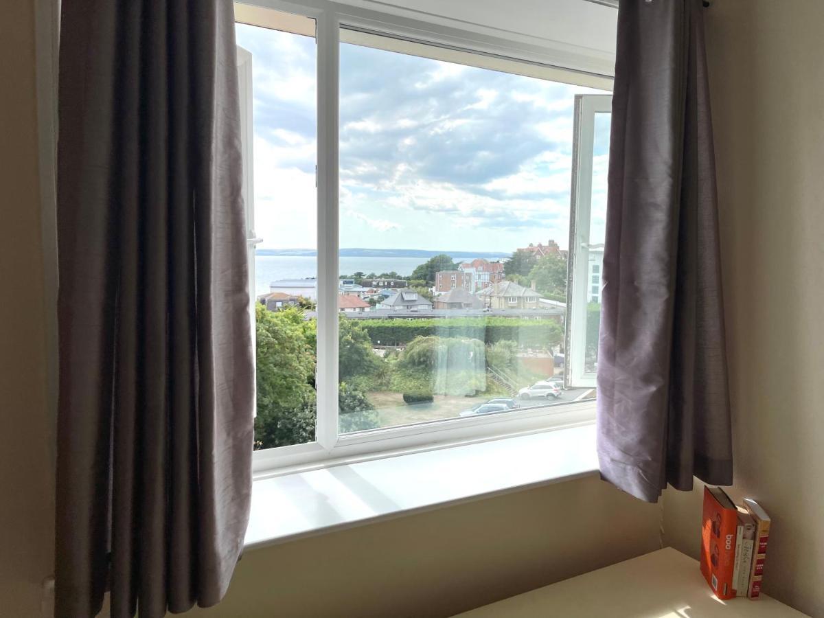Sea View Family Stay By Beach Gym & Parking บอร์นมัธ ภายนอก รูปภาพ