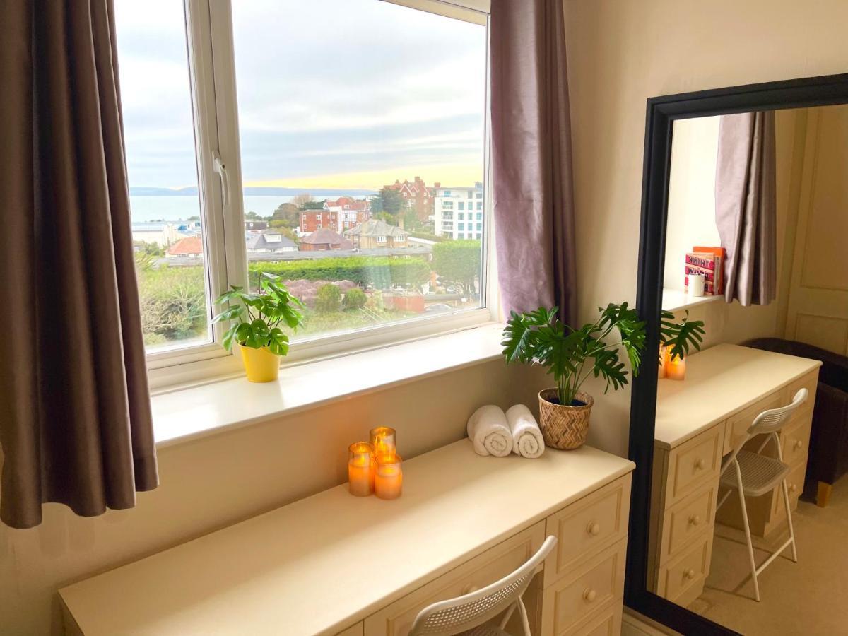 Sea View Family Stay By Beach Gym & Parking บอร์นมัธ ภายนอก รูปภาพ