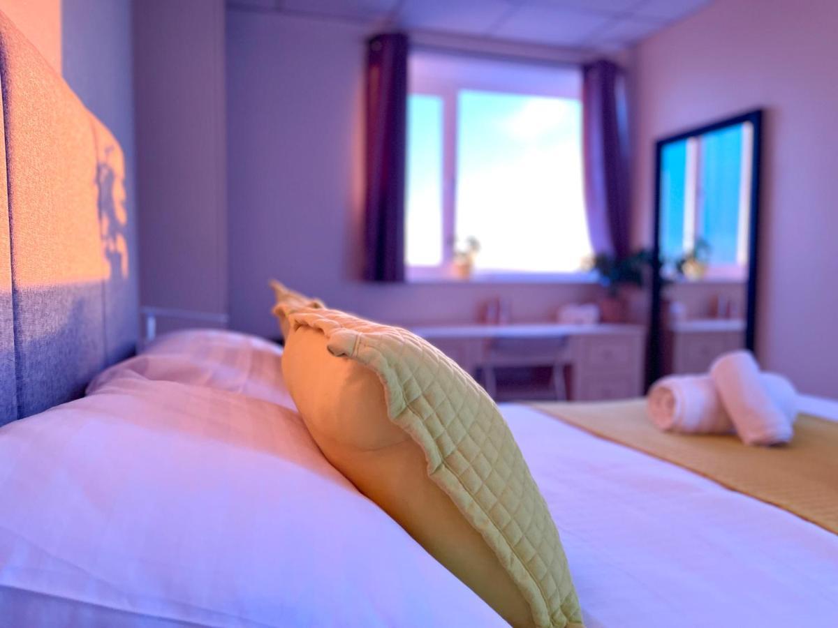 Sea View Family Stay By Beach Gym & Parking บอร์นมัธ ภายนอก รูปภาพ