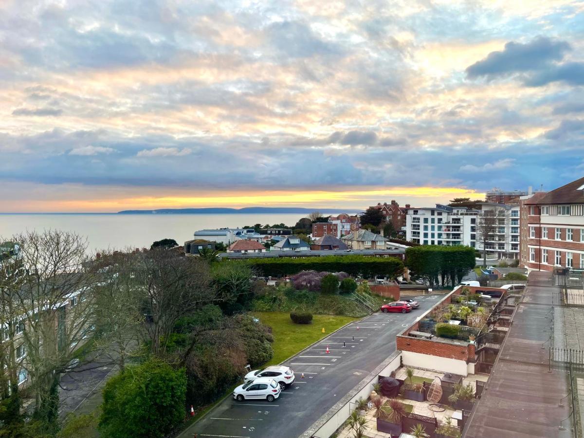 Sea View Family Stay By Beach Gym & Parking บอร์นมัธ ภายนอก รูปภาพ