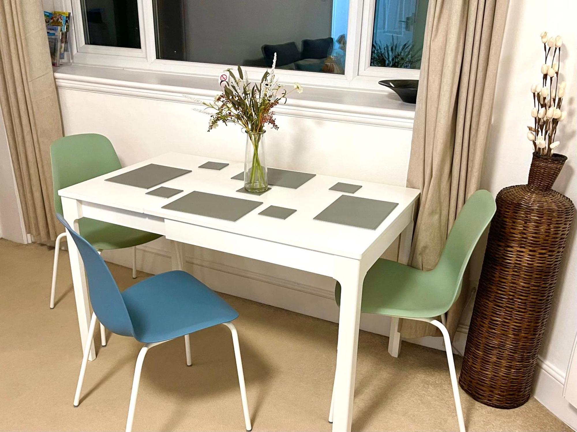 Sea View Family Stay By Beach Gym & Parking บอร์นมัธ ภายนอก รูปภาพ